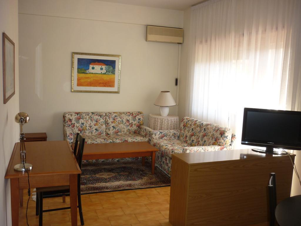 Aparthotel Eur Nir