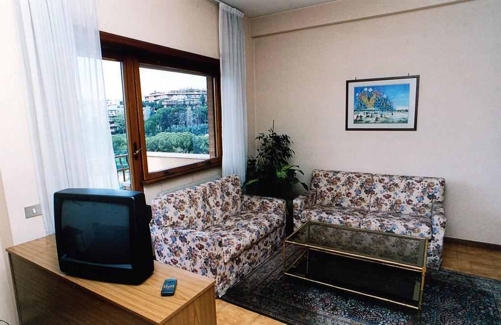 Aparthotel Eur Nir