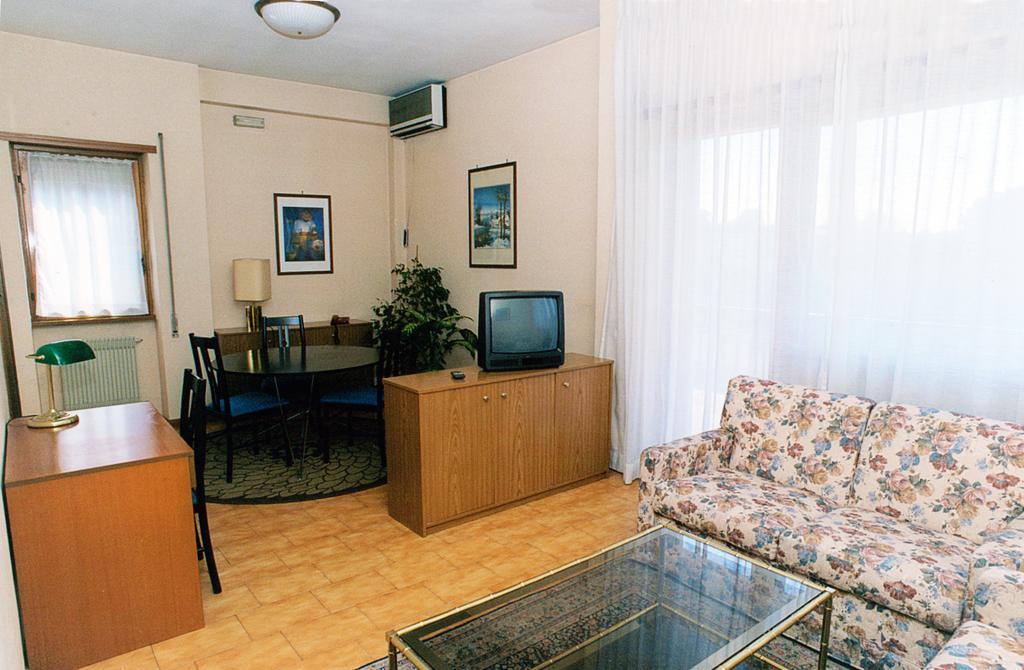 Eur Nir Aparthotel